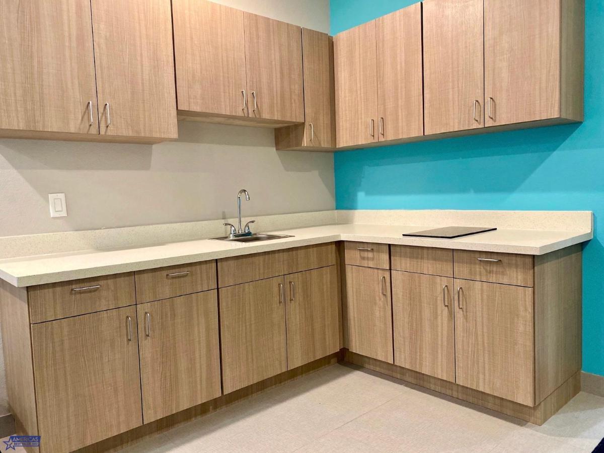 Americas Best Value Inn Houston Willowbrook Екстериор снимка